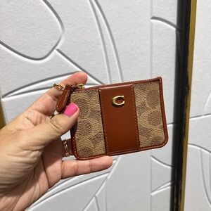 Brown and Tan Card Holder